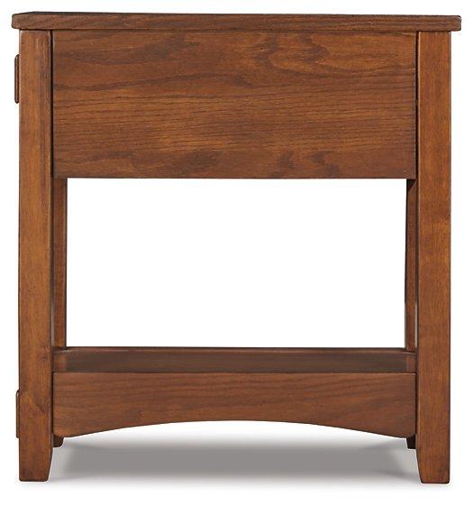 Mesa auxiliar Breegin junto al sillón